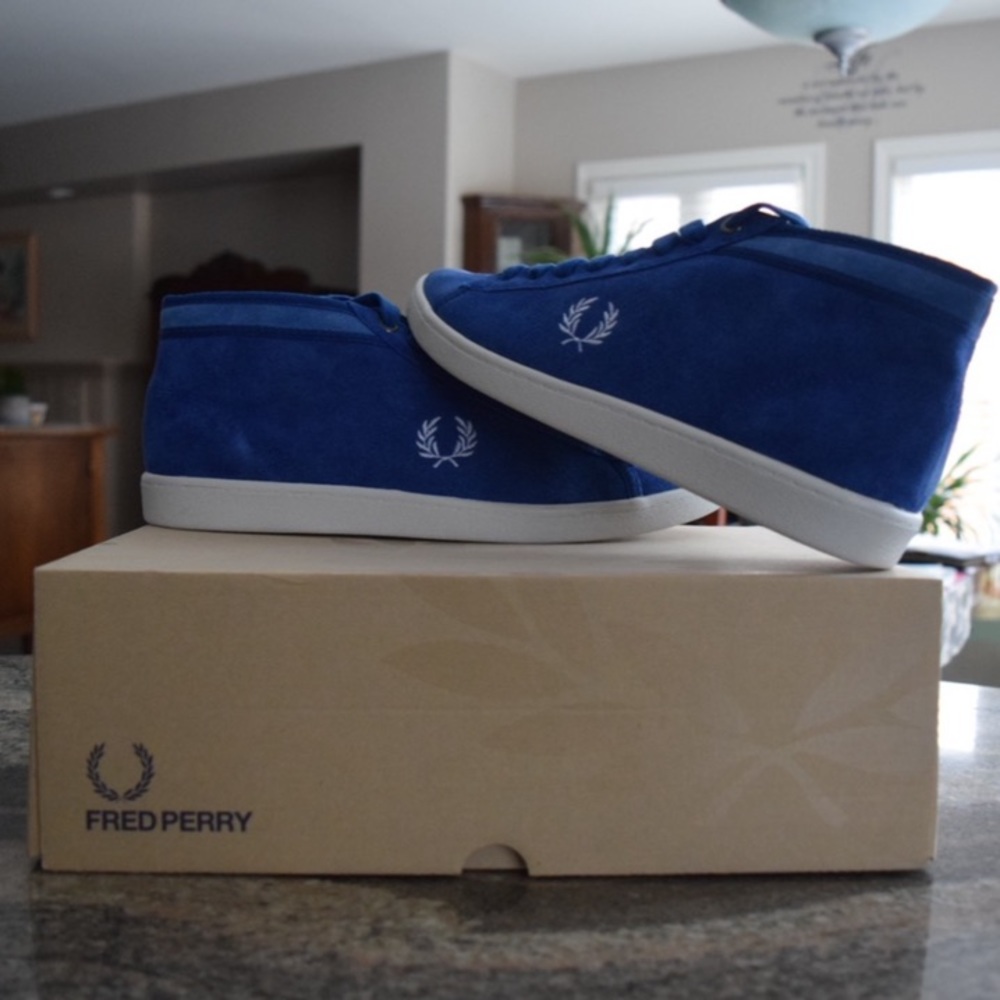 Fred Perry Suede Sneakers !